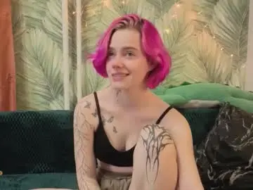 kittenishe from chaturbate