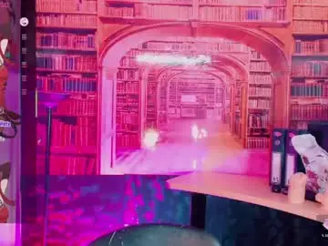 emeli_roushot from chaturbate