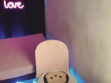 Chaturbate Nude Webcam of mlss_seductiveqiri23