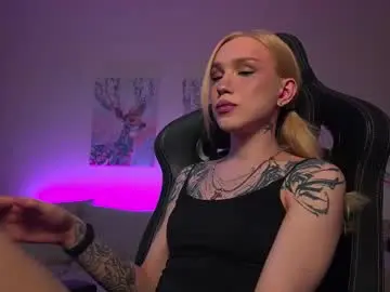 Chaturbate Live Sex Cam of twiinkie_pie