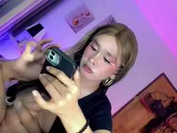 Chaturbate Live Sex Cam of maryhugecock69