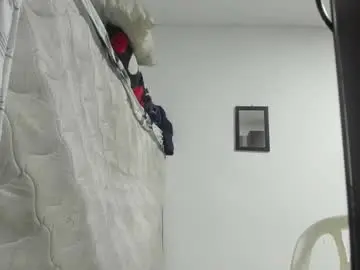 Chaturbate Live Sex Cam of sweet_kitty_777