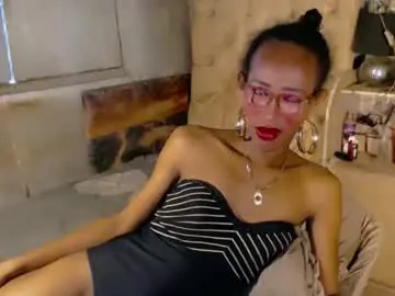 Chaturbate Adult Video Chat of hugecock_caramel