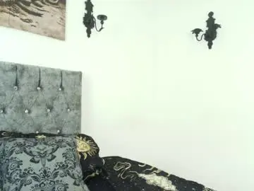 Chaturbate Live Sex of bella_poisonous