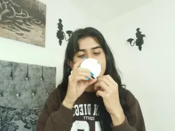 Chaturbate Sex Chat of bella_poisonous