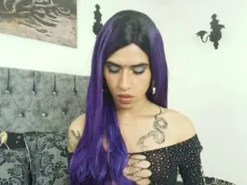 Chaturbate Live Sex of bella_poisonous