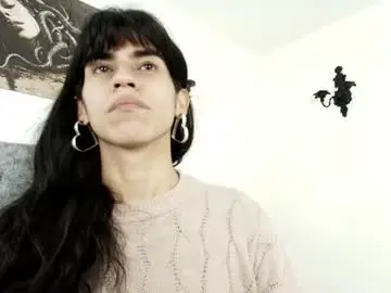 Chaturbate Live Porn of bella_poisonous