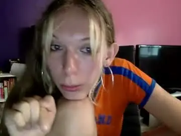 Chaturbate Live Sex Cam of violet_thets