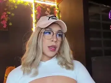 Chaturbate Best Webcam of alonehazel