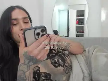 Chaturbate Sex Cam of petitealejats