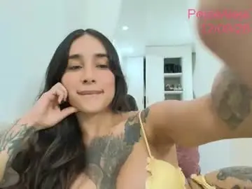 Chaturbate Live Sex Cam of petitealejats