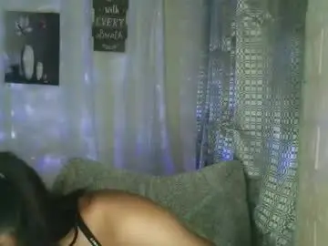 ur_dazzlingmorenaxx from chaturbate