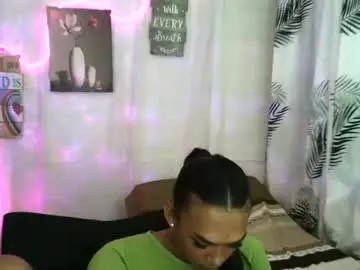 Chaturbate Live Sex Cam of ur_dazzlingmorenaxx