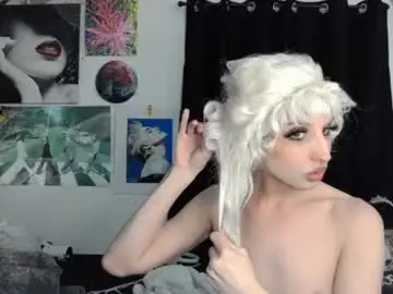 Chaturbate Live Sex Cam of viperthedoll