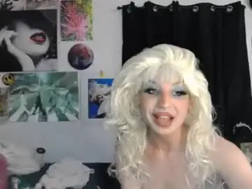 Chaturbate Live Sex Cam of viperthedoll