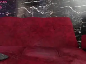 Chaturbate Live Sex Cam of crislingery_doll