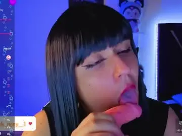 Chaturbate Live Sex Cam of derek_grey1