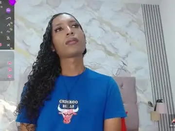Chaturbate Live Sex Cam of mia_hiills