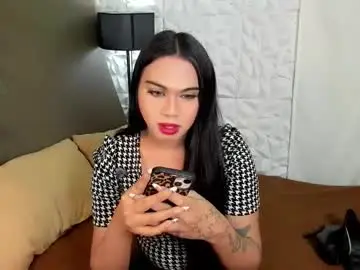 Chaturbate Adult Webcam of asianhugecockjulia1