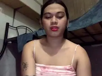 Chaturbate Live Sex Cam of asianhugecockjulia1