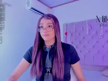 Chaturbate Free Live Porn of mika_velvet