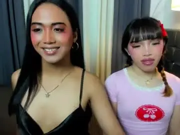Chaturbate Live Sex Cam of hugecock_pretty123