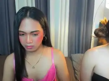 Chaturbate Live Sex Cam of hugecock_pretty123