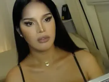 Chaturbate Sex Cam of lucy_heartfiliaxxx