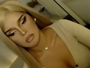 Chaturbate Live Porn of lucy_heartfiliaxxx