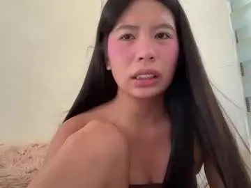 Chaturbate Live Sex Cam of holly_wyn