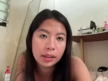 Chaturbate Live Sex Cam of holly_wyn