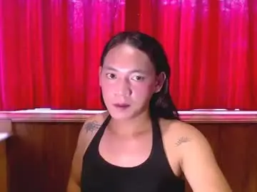 Chaturbate Live Sex Cam of hellacummer_yna