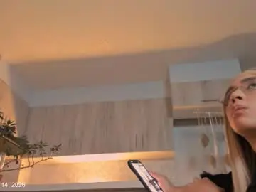 Chaturbate Live Sex Cam of camii_desire