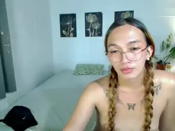 Chaturbate Live Sex Cam of kween_romance