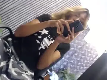 Chaturbate Adult Video Chat of carlai_2