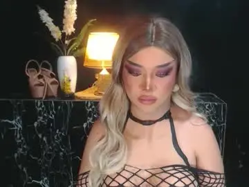 Chaturbate Sex Cam of hugecockchristine