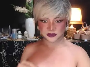 Chaturbate Adult Video Chat of hugecockchristine