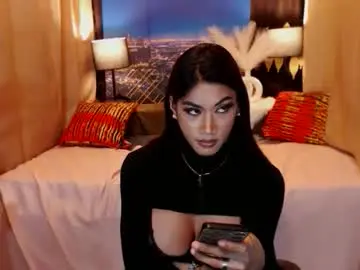 Chaturbate Live Porn of kiara_trans