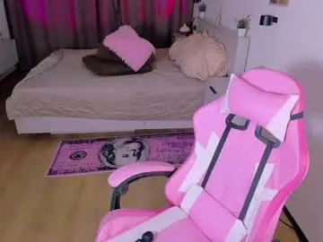 Chaturbate Nude Webcam of mikaella_nicole