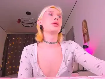 Chaturbate Nude Webcam of mikaella_nicole