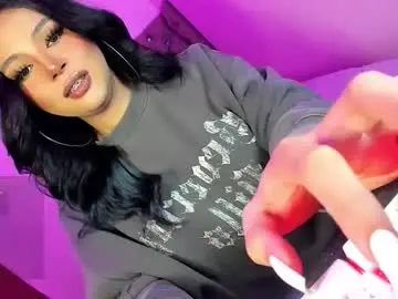 laurasinclair from chaturbate