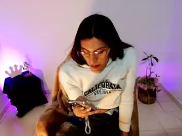 Chaturbate Nude Webcam of angele_johnson