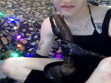 Chaturbate Nude Webcam of sissyemmalauren