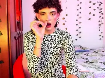 Chaturbate Live Sex Cam of lucianromeo17