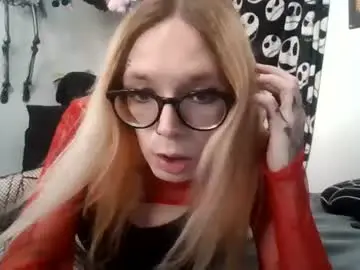 Chaturbate Live Sex of graveyard_baby_97