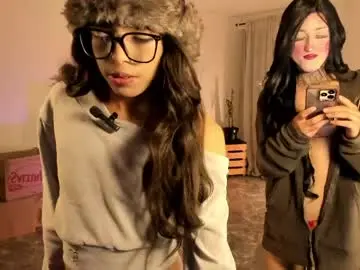 Chaturbate Live Sex Cam of miiaah_thompsom