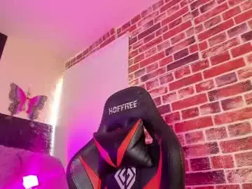 Chaturbate Live Porn of aleja_hill