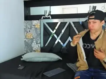 Chaturbate Sex Cam of adrian_camii