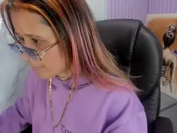 Chaturbate Free Live Porn of lya_ross19