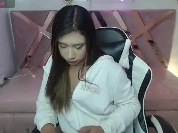 Chaturbate Live Sex Cam of evy_lux_v